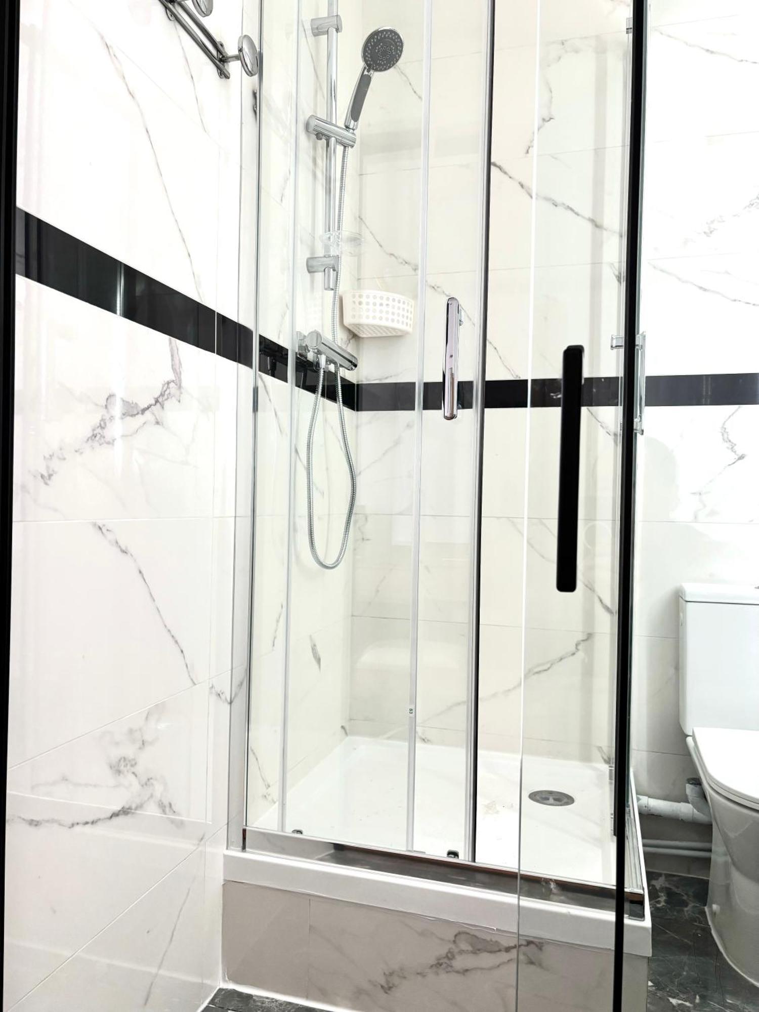 Lucas Salle De Bain Privative Alloggio in famiglia Parigi